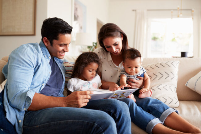 8 WAYS TO FIT READING INTO YOUR BUSY SCHEDULE