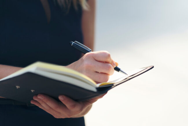 How to Create a Consistent Writing Schedule: 10 Tips for Writers
