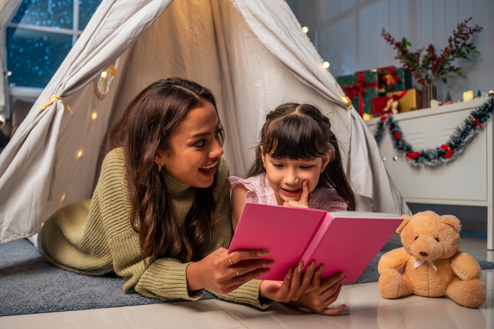 The Benefits of Reading with Children Over the Holiday Season